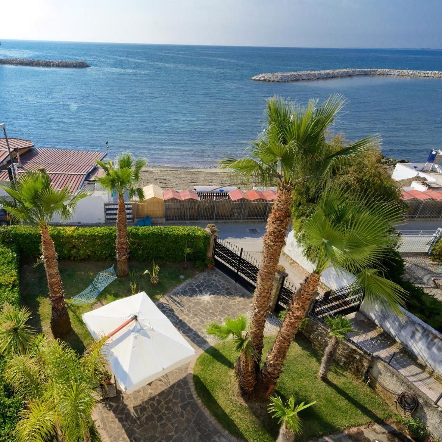 Baia Azzurra Holiday home *